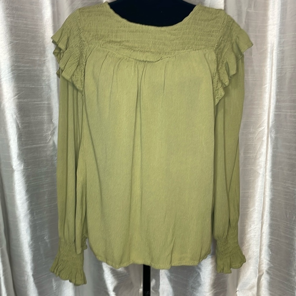 Sage Green Women’s Large Crinkle Long Sleeve Viscose Ruffled Top